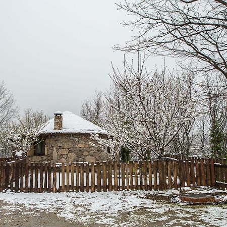 Apartamentos Rurales El Solitario Banos De Montemayor Bagian luar foto
