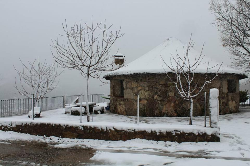 Apartamentos Rurales El Solitario Banos De Montemayor Bagian luar foto