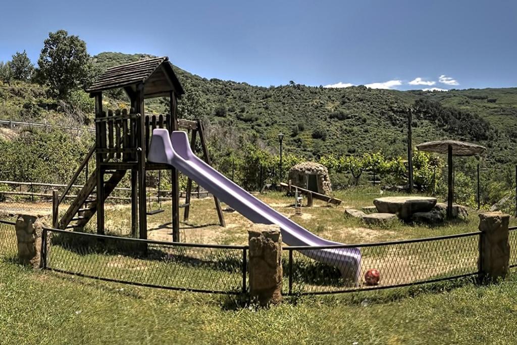 Apartamentos Rurales El Solitario Banos De Montemayor Bagian luar foto