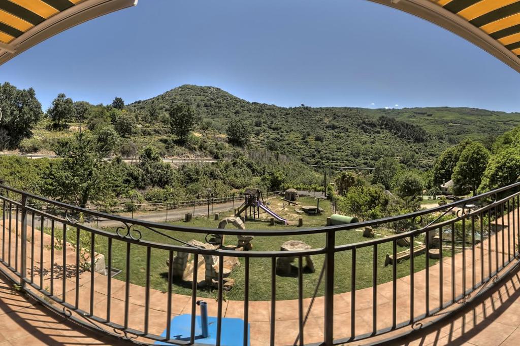 Apartamentos Rurales El Solitario Banos De Montemayor Bagian luar foto